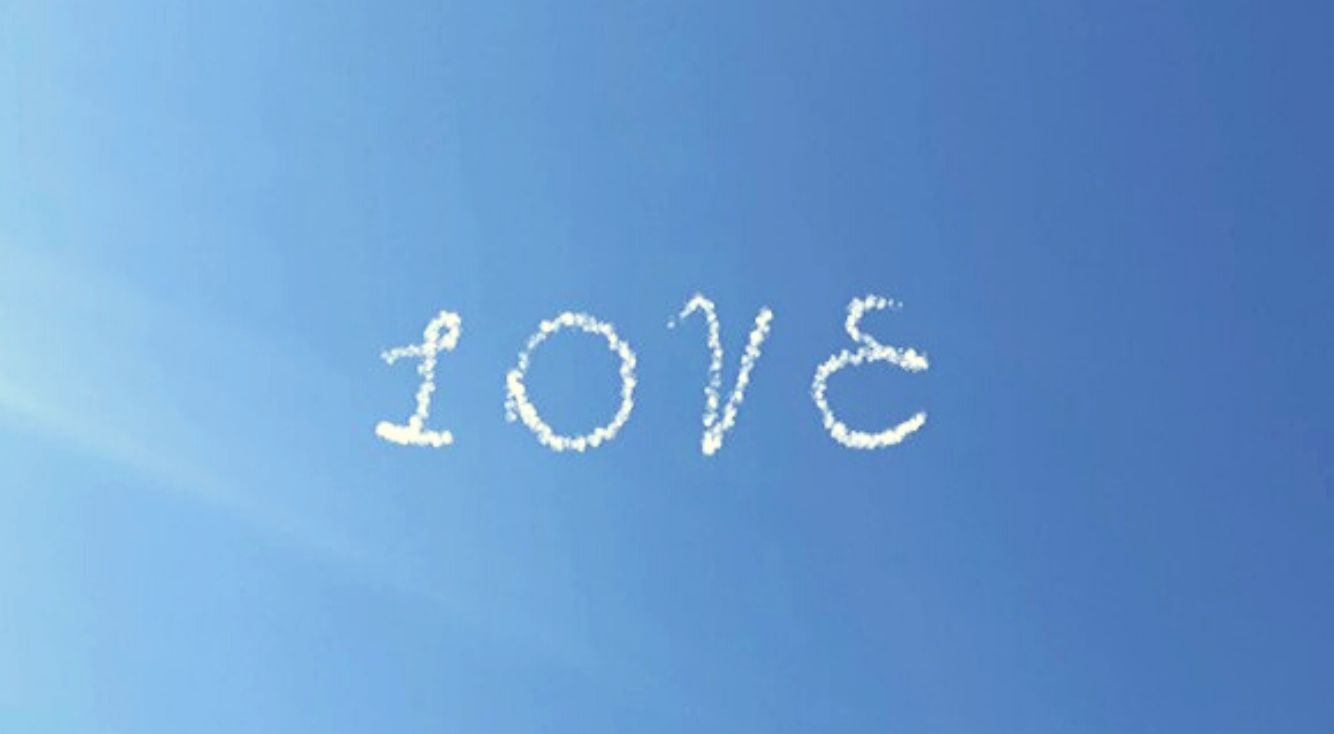 【SkyLetter（スカイレター）】空に飛行機雲で文字が書けるアプリ！お洒落に思いを伝えよう！